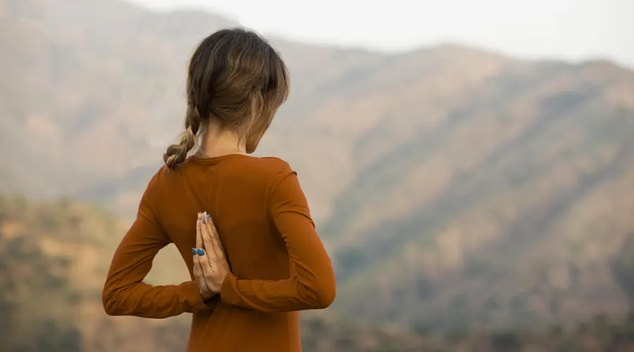 hearing care through meditation پیشگیری از کم شنوایی با مدیتیشن : راهی علمی و طبیعی برای حفظ سلامت شنوایی محیط آرام برای کاهش استرس و حفاظت از شنوایی